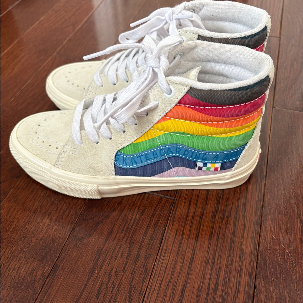 Vans unisex Sneakers with Rainbow Stripes